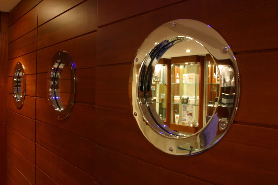 Steam room, Turkish bath, aromatherapy, hot stone massages, body wraps