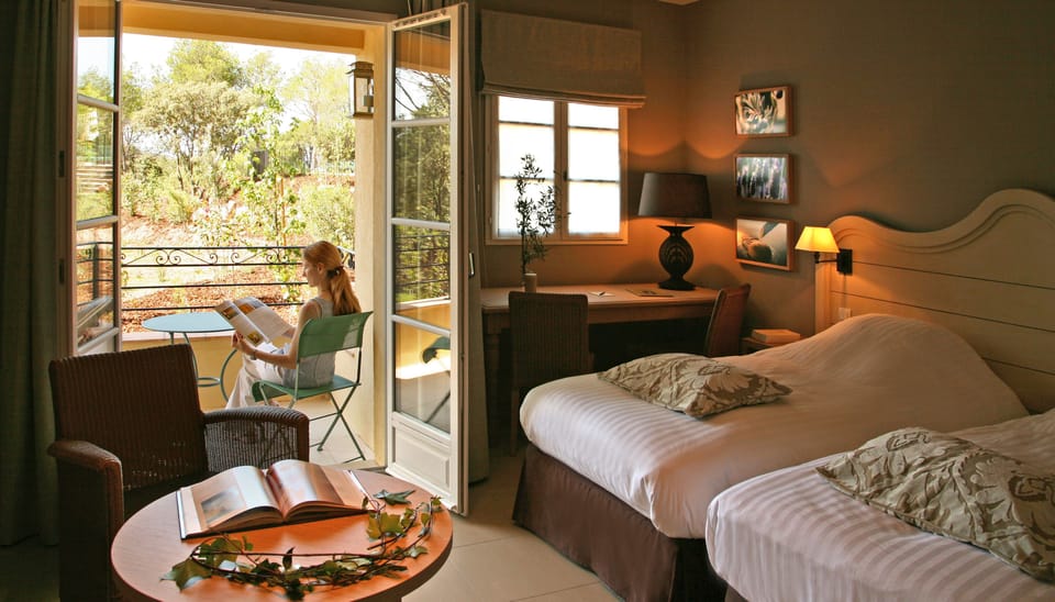 Double Room, Mountain View | Premium bedding, in-room safe, desk, laptop workspace