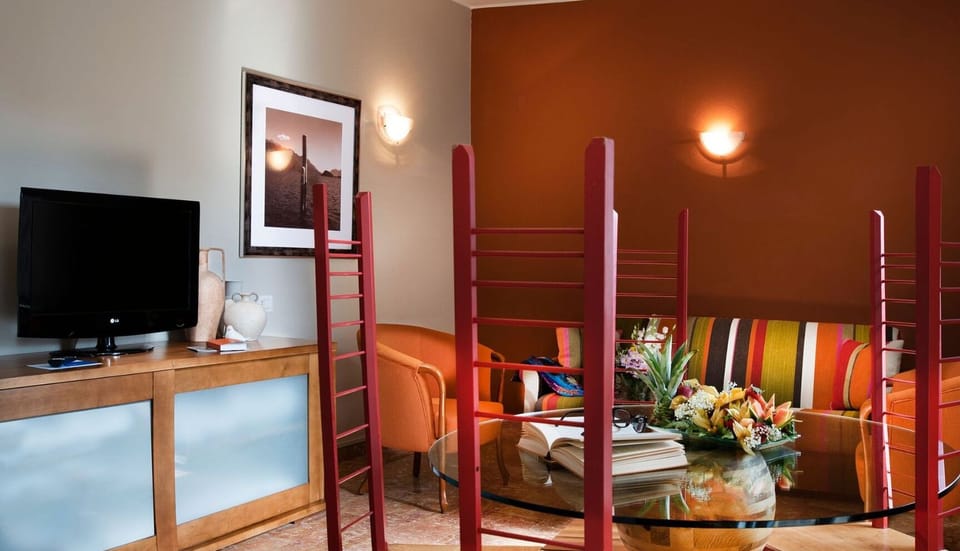 Family Apartment | 1 bedroom, hypo-allergenic bedding available, down comforters