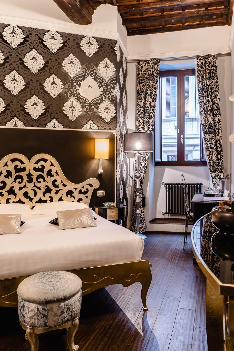 Deluxe Double Room, 1 Double Bed | Minibar, in-room safe, desk, blackout drapes