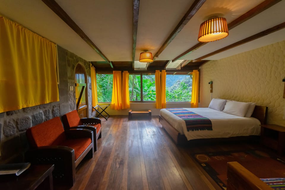 Superior Room, 1 Queen Bed | In-room safe, individually decorated, individually furnished, bed sheets