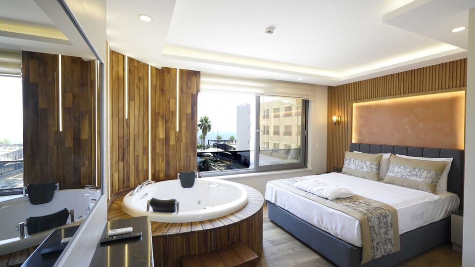 Prime Suite | Premium bedding, minibar, in-room safe, individually decorated