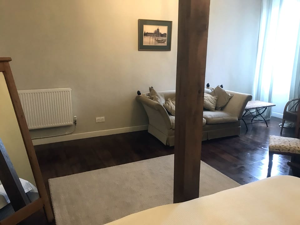Superior Double Room, Ensuite, Garden View (The WOODPECKER)