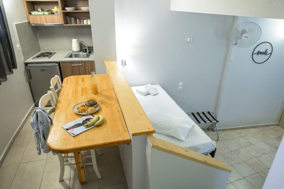Standard Studio | Private kitchen | Fridge, espresso maker, coffee/tea maker, electric kettle