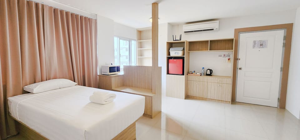 TRIPLE PLUS ROOM TOWER 1 | Free WiFi, bed sheets