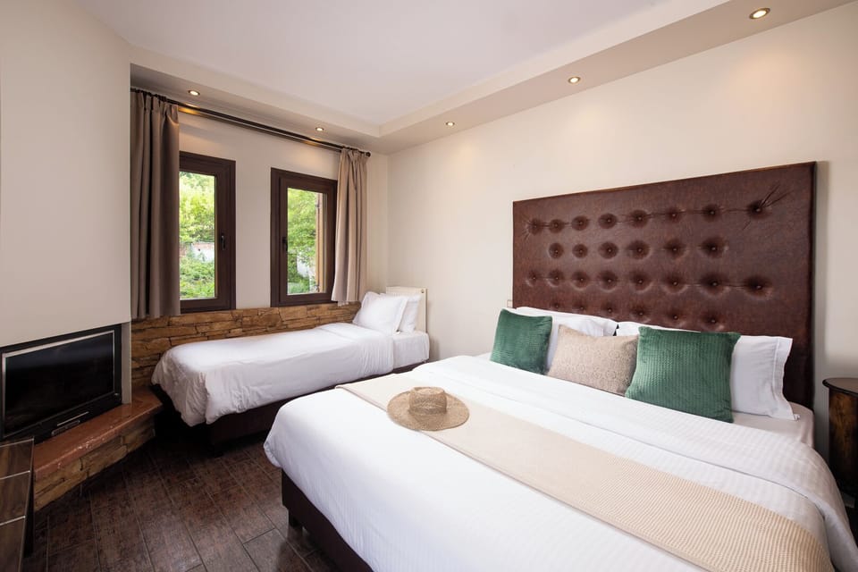 Comfort Triple Room | Egyptian cotton sheets, premium bedding, down comforters, pillowtop beds