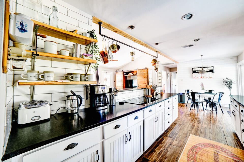 The Lazy Lavender Farmhouse Full Kitchen