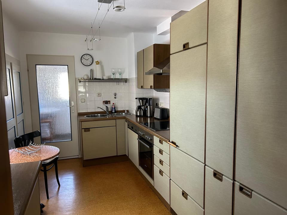 Apartment | Private kitchen | Coffee/tea maker, microwave, oven, dishwasher
