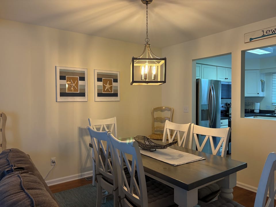 Seating for up to 8 in dining room.
