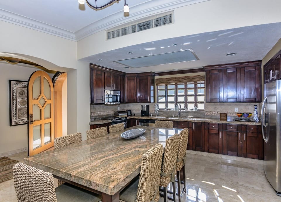 Open concept kitchen, dining and Living area.