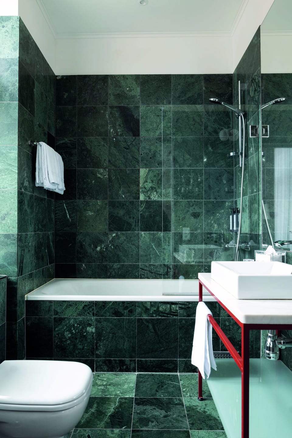 Deluxe Double Room | Bathroom | Shower, hair dryer, towels