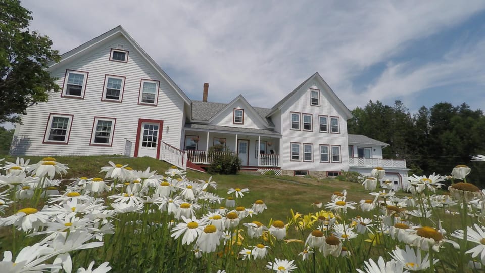 Our 1820's home at the head of Sand Cove 5 mins to Acadia Nat'l Park at Schoodic