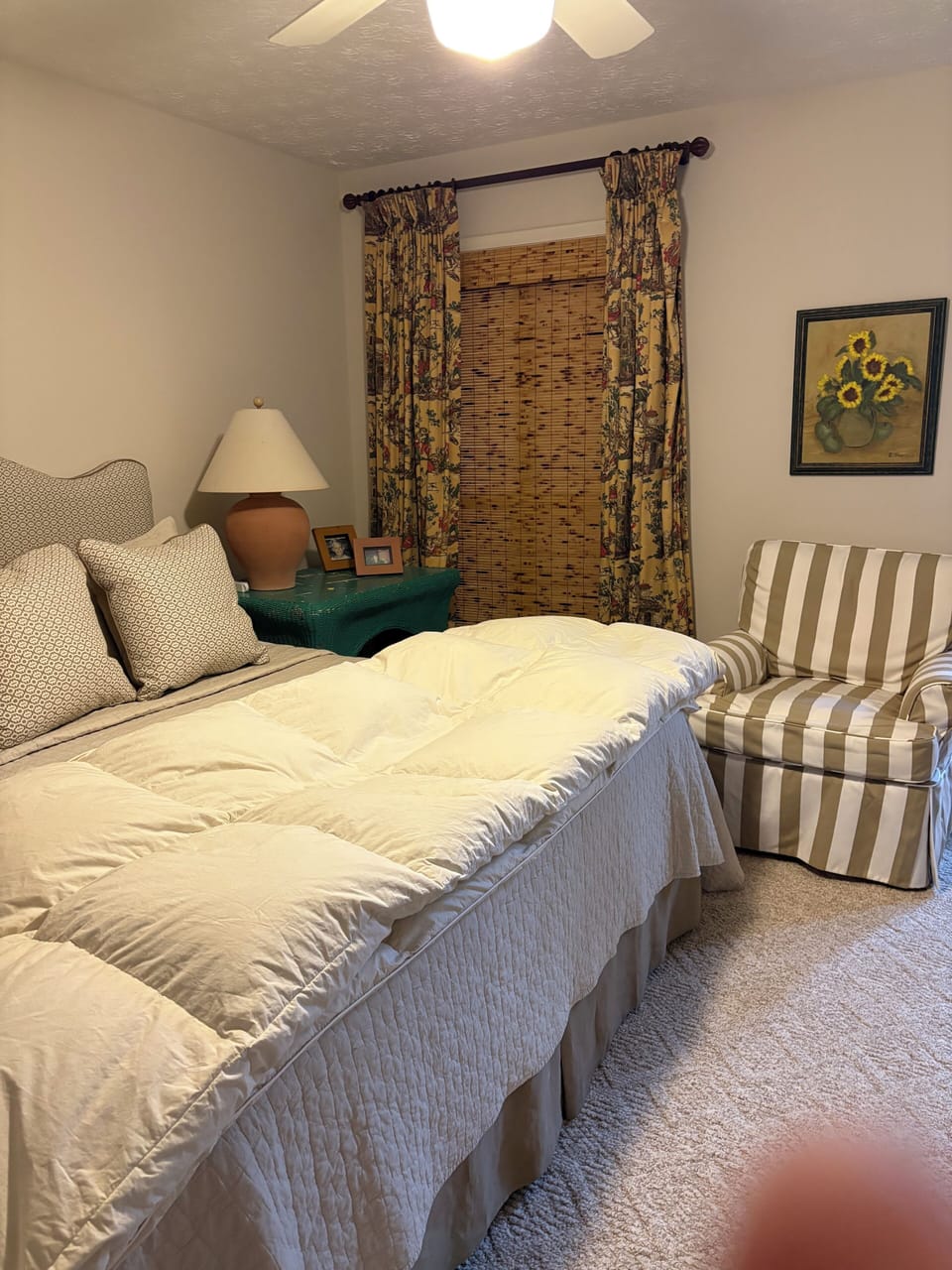 MASTER BEDROOM / king bed