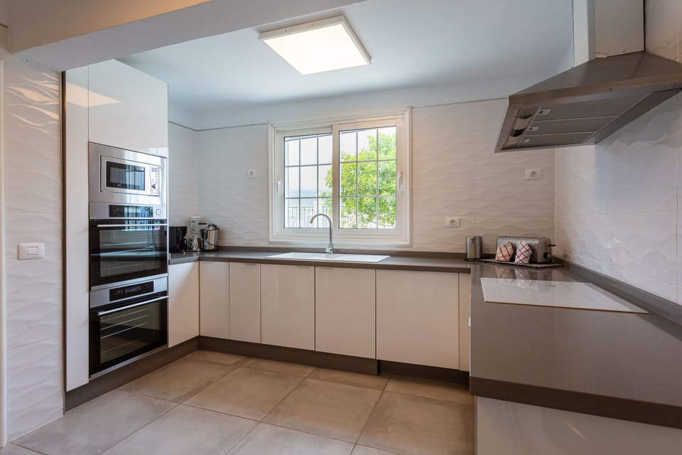 Kitchen! Very well equipped, waiting for the next Chef!