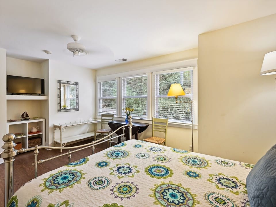 Private Mother In Law Suite off Garage at 11 Myrtle Lane