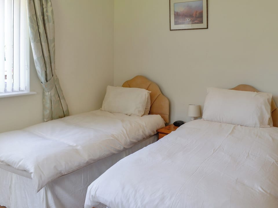 Twin bedroom | Fairways Cottage, Belford, near Bambugh