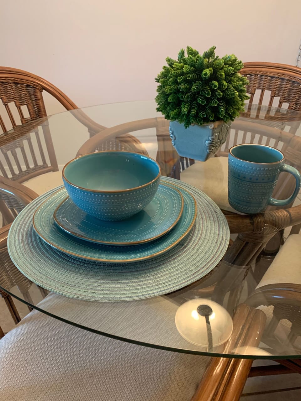 Nice Place Settings - Plenty of place settings