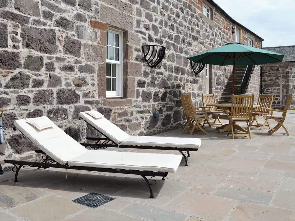 Patio area with outdoor furniture | The Stables - Old Montrose, Montrose