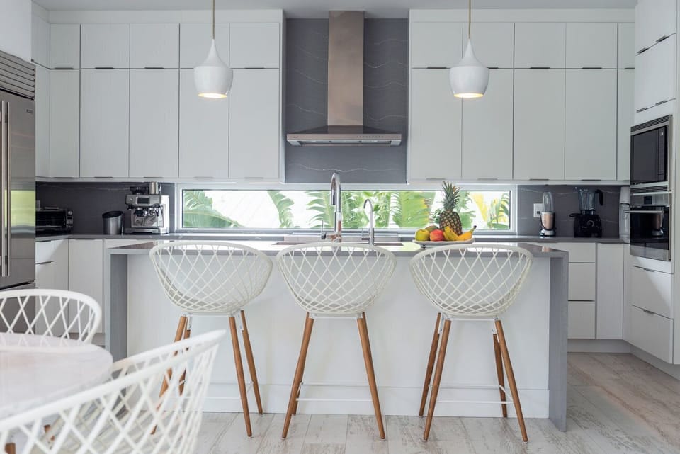 Kitchen Bar Area