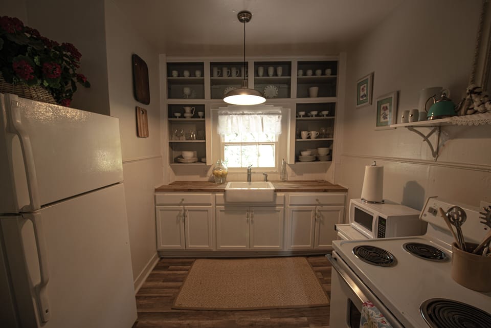 full kitchen