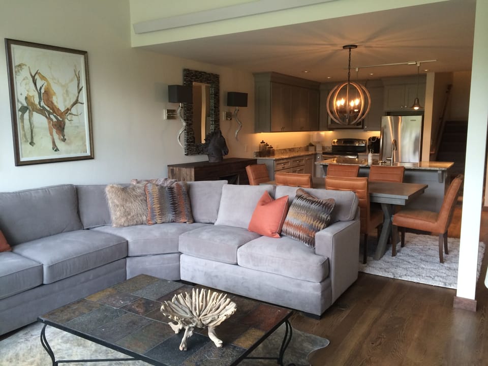 Living area, dining & kitchen
