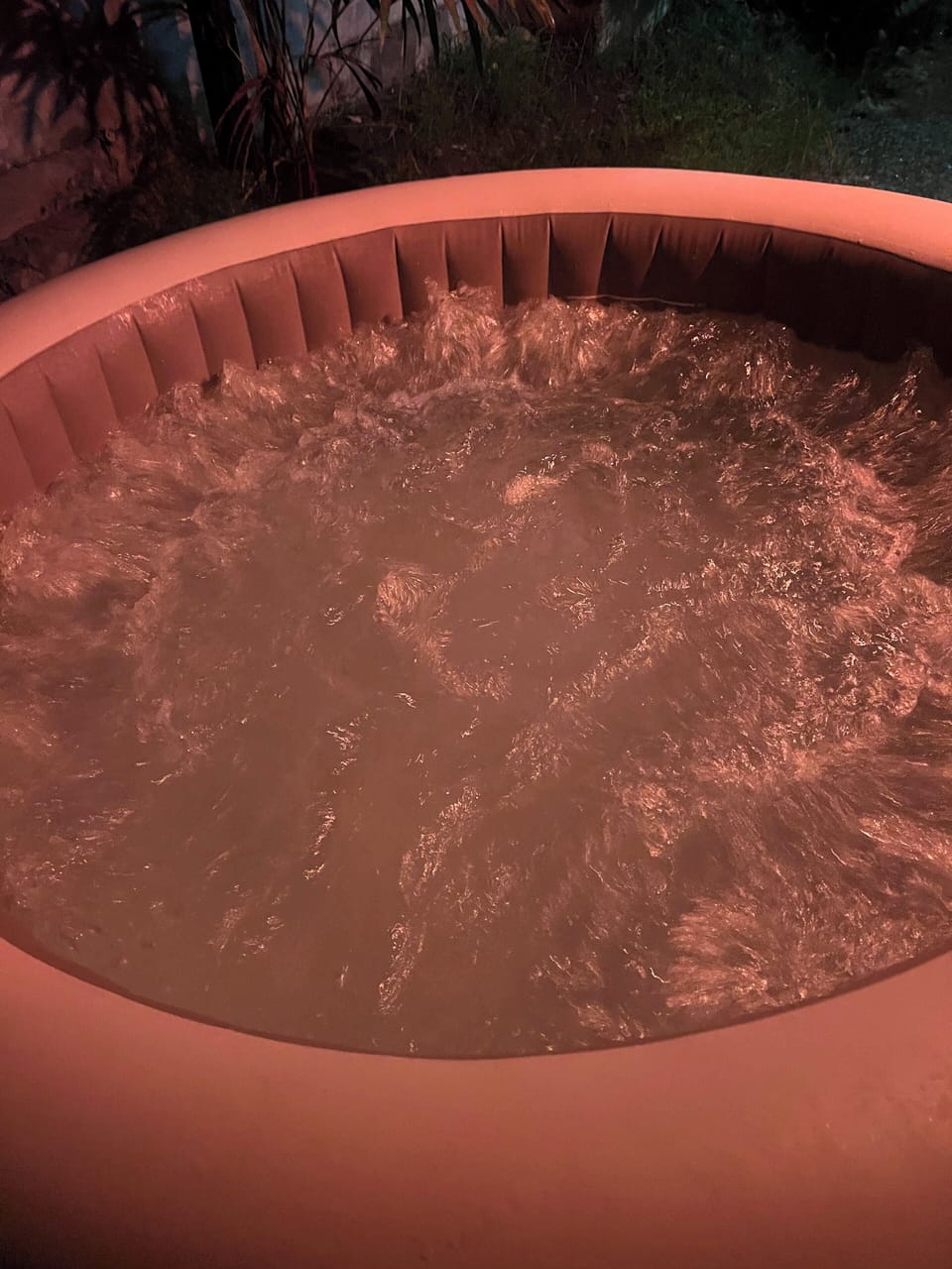 Outdoor spa tub