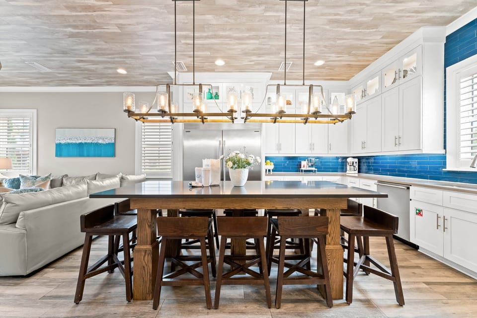 First Floor Gourmet Kitchen - Seating for 10