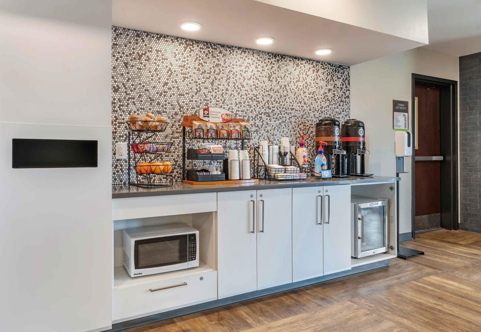 Free daily on-the-go breakfast