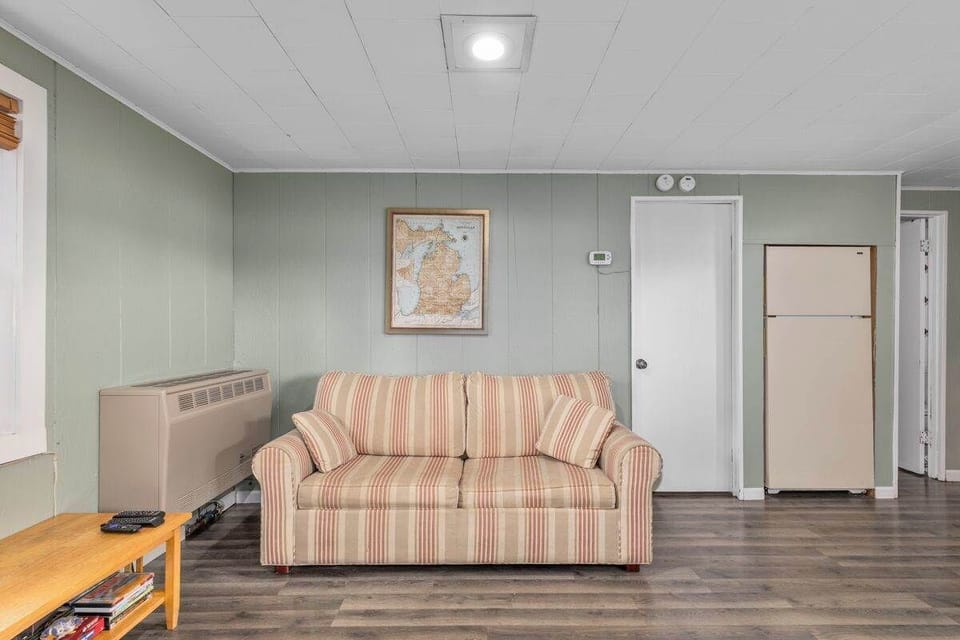 Pull out couch