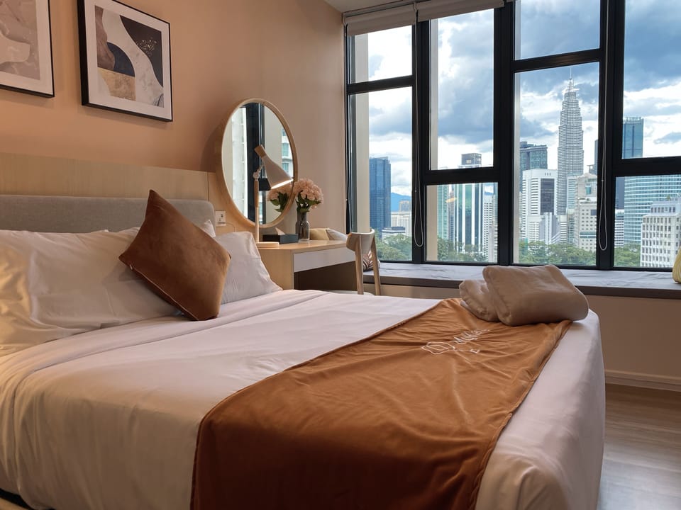 Designer Queen Studio | View from room