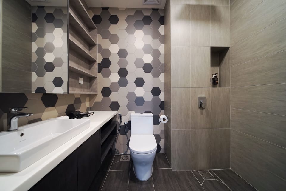Designer Twin Studio | Bathroom | Shower, free toiletries, hair dryer, towels