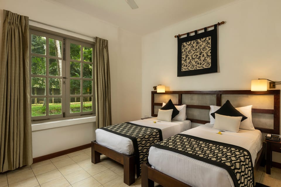 Premium bedding, individually decorated, individually furnished, desk