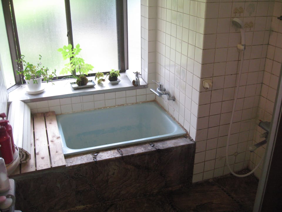 Japanese Room | Bathroom | Separate tub and shower, deep soaking tub, hydromassage showerhead