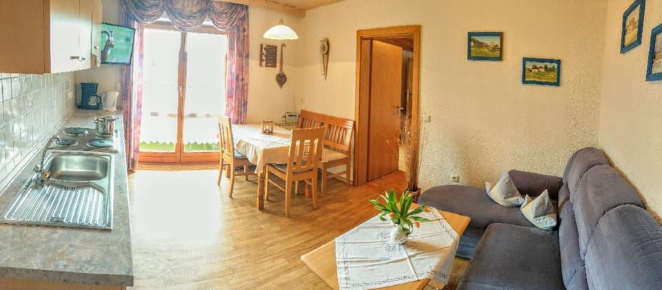 Apartment, Balcony | Private kitchen | Fridge, oven, stovetop, coffee/tea maker