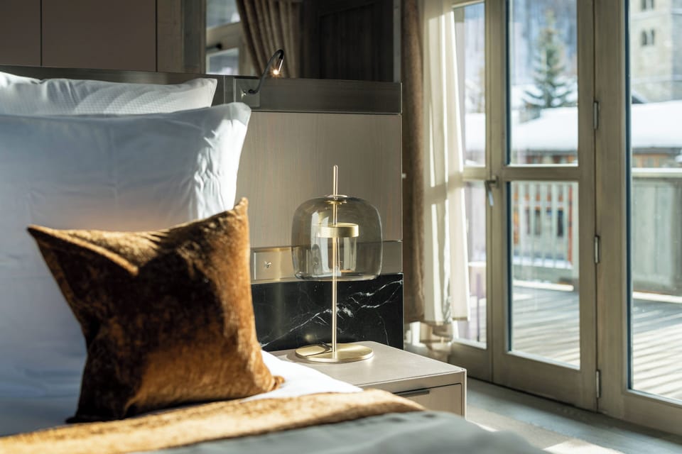 Suite (Chogori) | Egyptian cotton sheets, premium bedding, pillowtop beds, free minibar