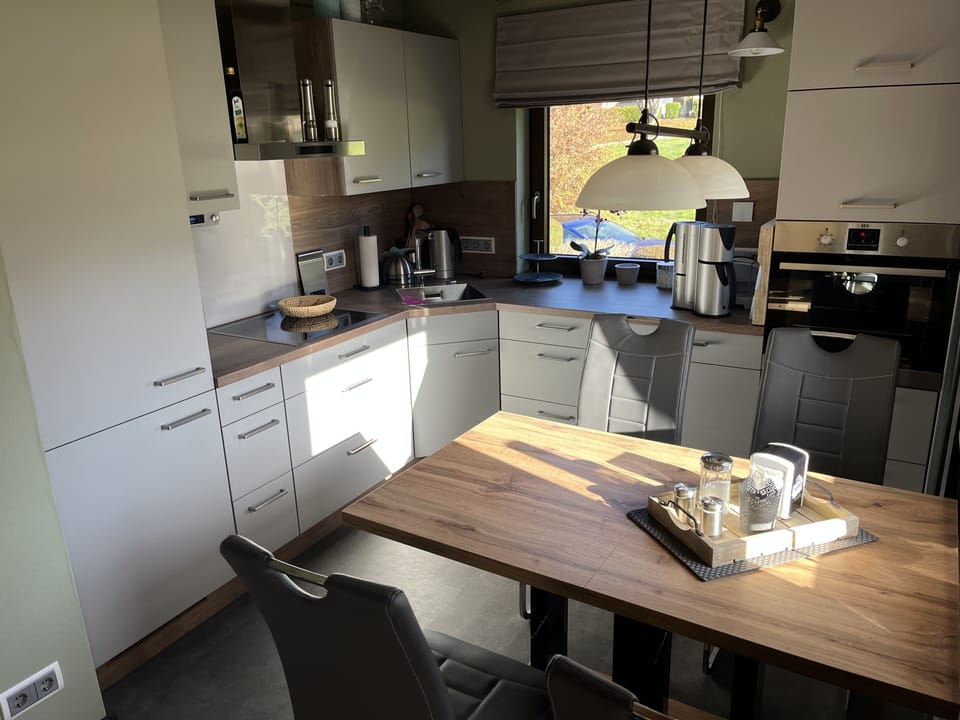 Apartment, 2 Bedrooms, Balcony | Private kitchen | Fridge, microwave, oven, electric kettle