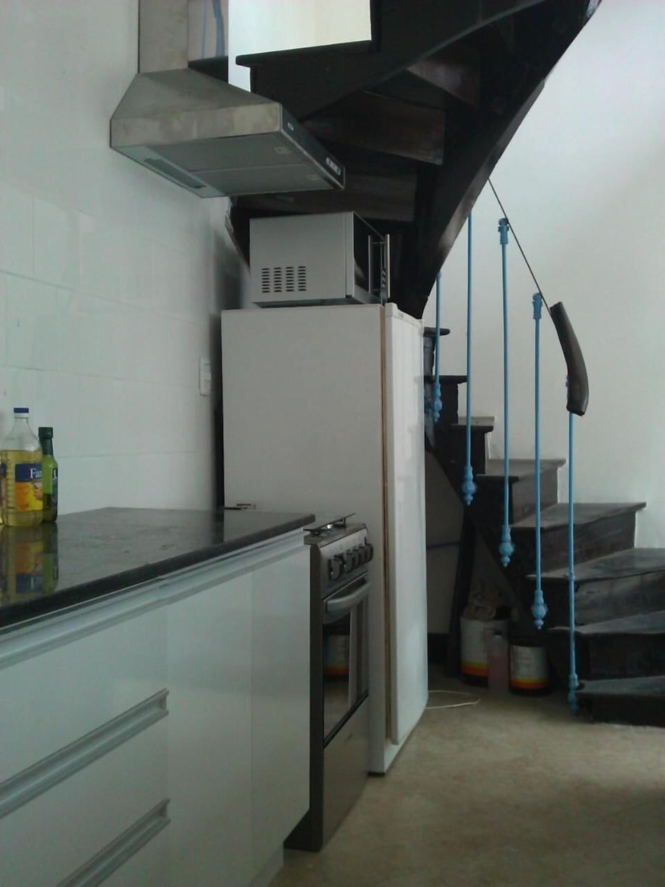 Full-size fridge, microwave, oven, blender