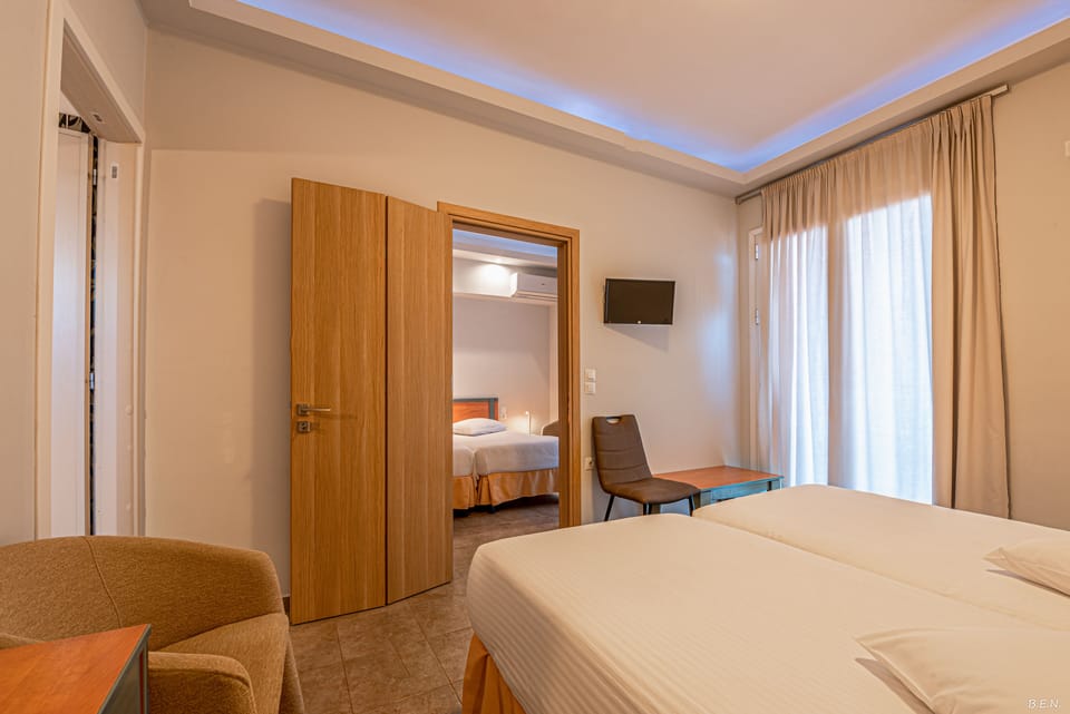 Quadruple Room, Sea View | Free cribs/infant beds, rollaway beds, free WiFi