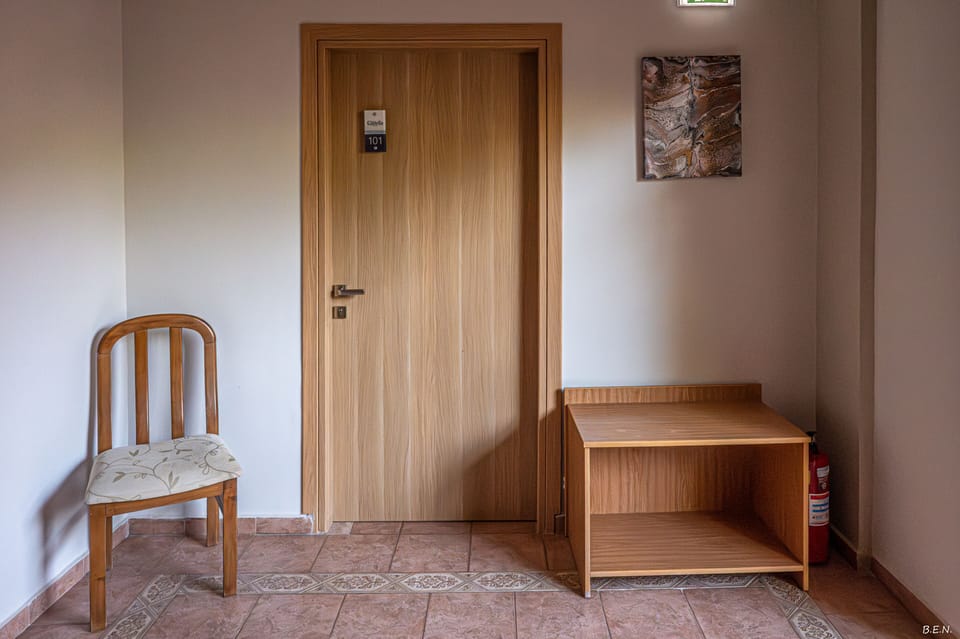 Free cribs/infant beds, rollaway beds, free WiFi