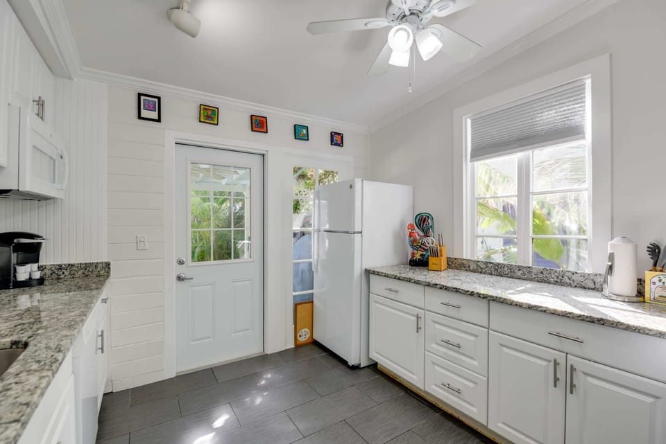 Coconut Palm - Kitchen