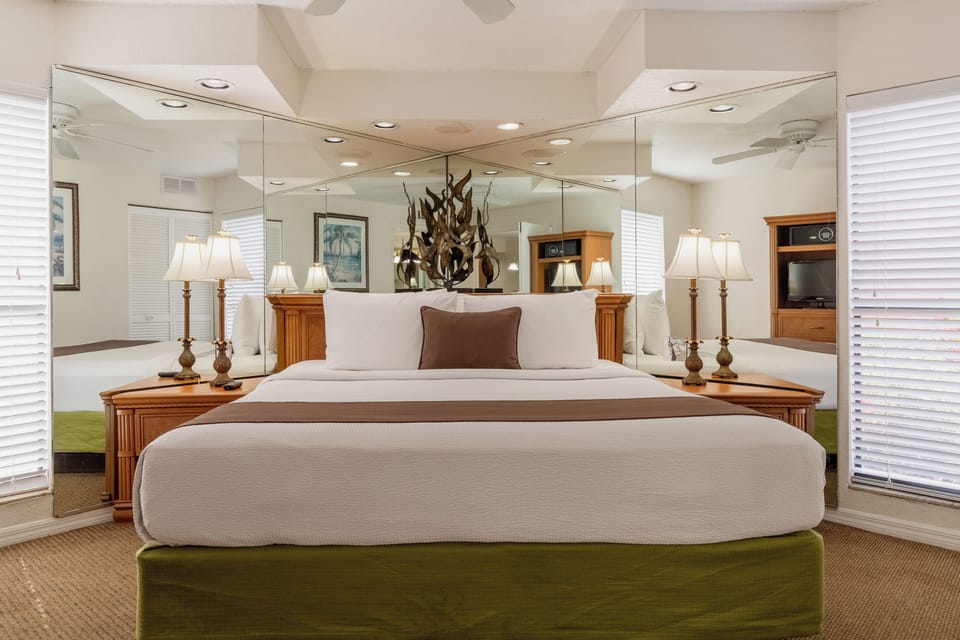 Deluxe Suite, 2 Bedrooms | In-room safe, travel crib, individually furnished, bed sheets
