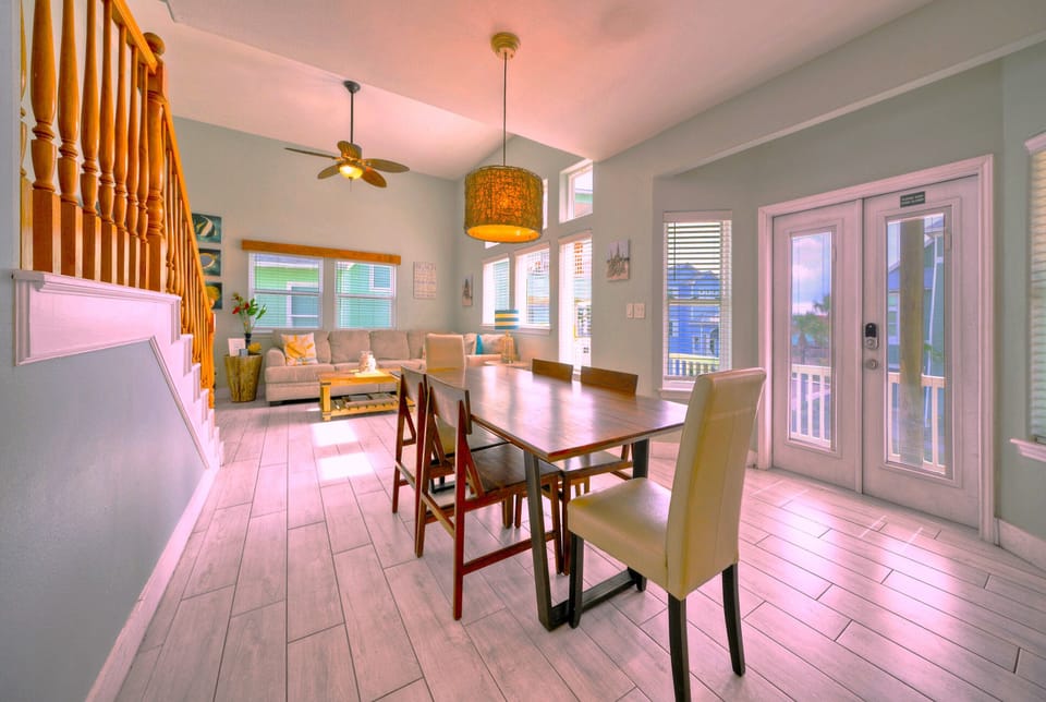 Dining area
