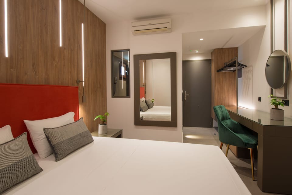 Superior Double Room | Soundproofing, free WiFi, bed sheets