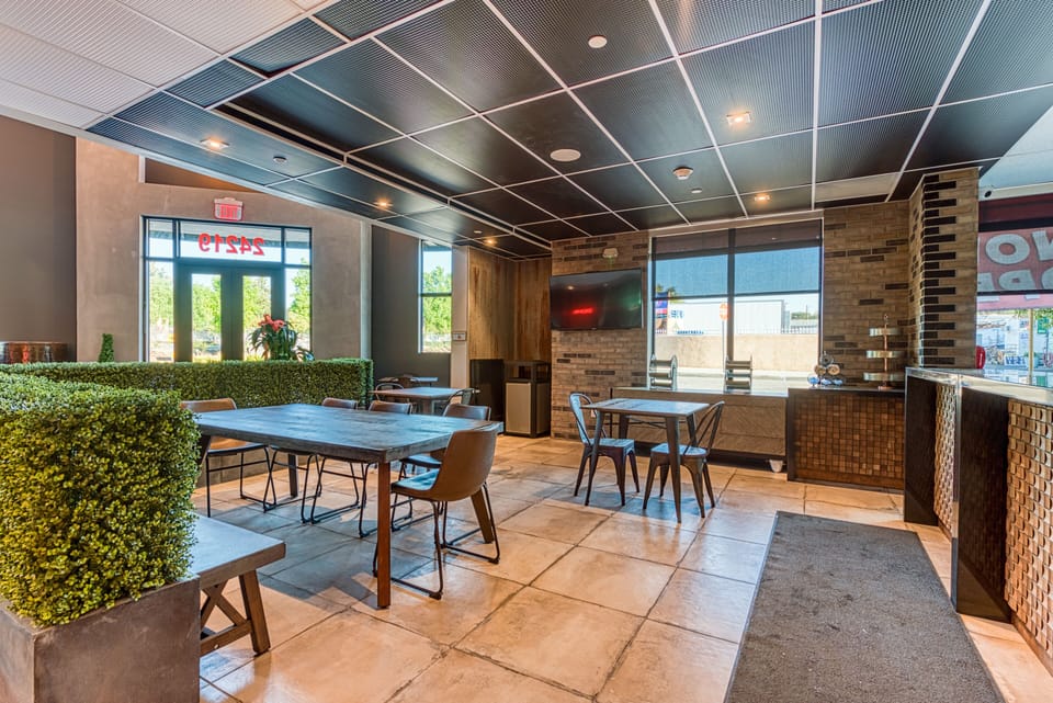 Breakfast area