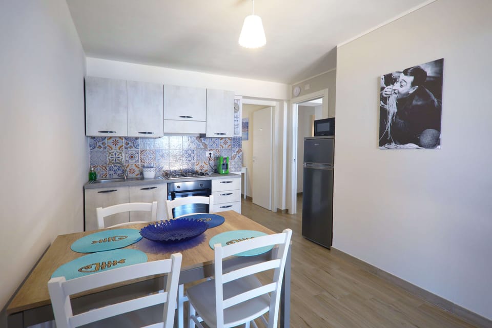 Electric kettle, highchair, coffee grinder, freezer