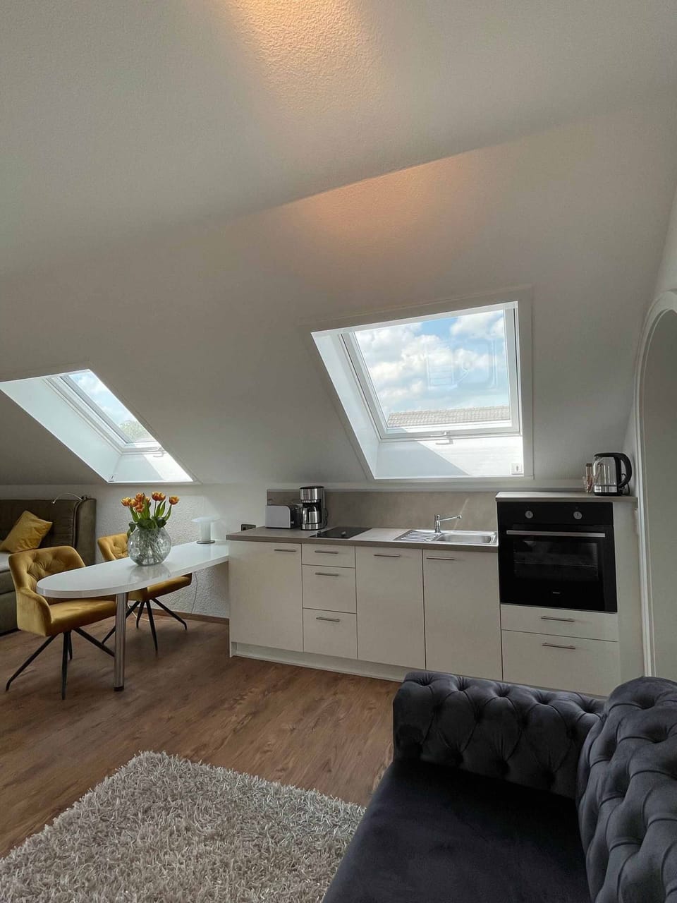 Studio | Private kitchen | Fridge, stovetop, dishwasher, coffee/tea maker