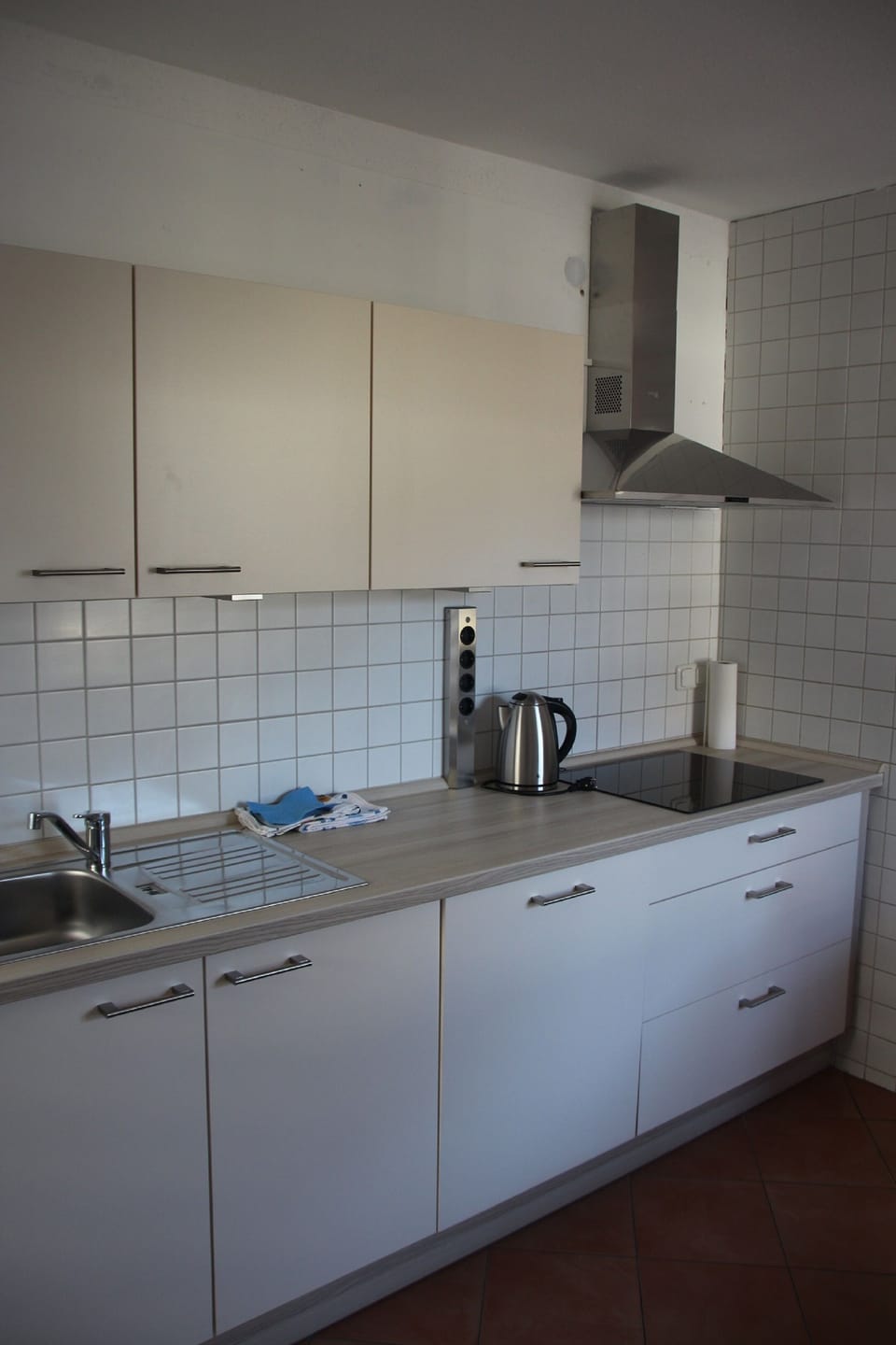 House | Private kitchen | Coffee/tea maker, full-size fridge, microwave, oven