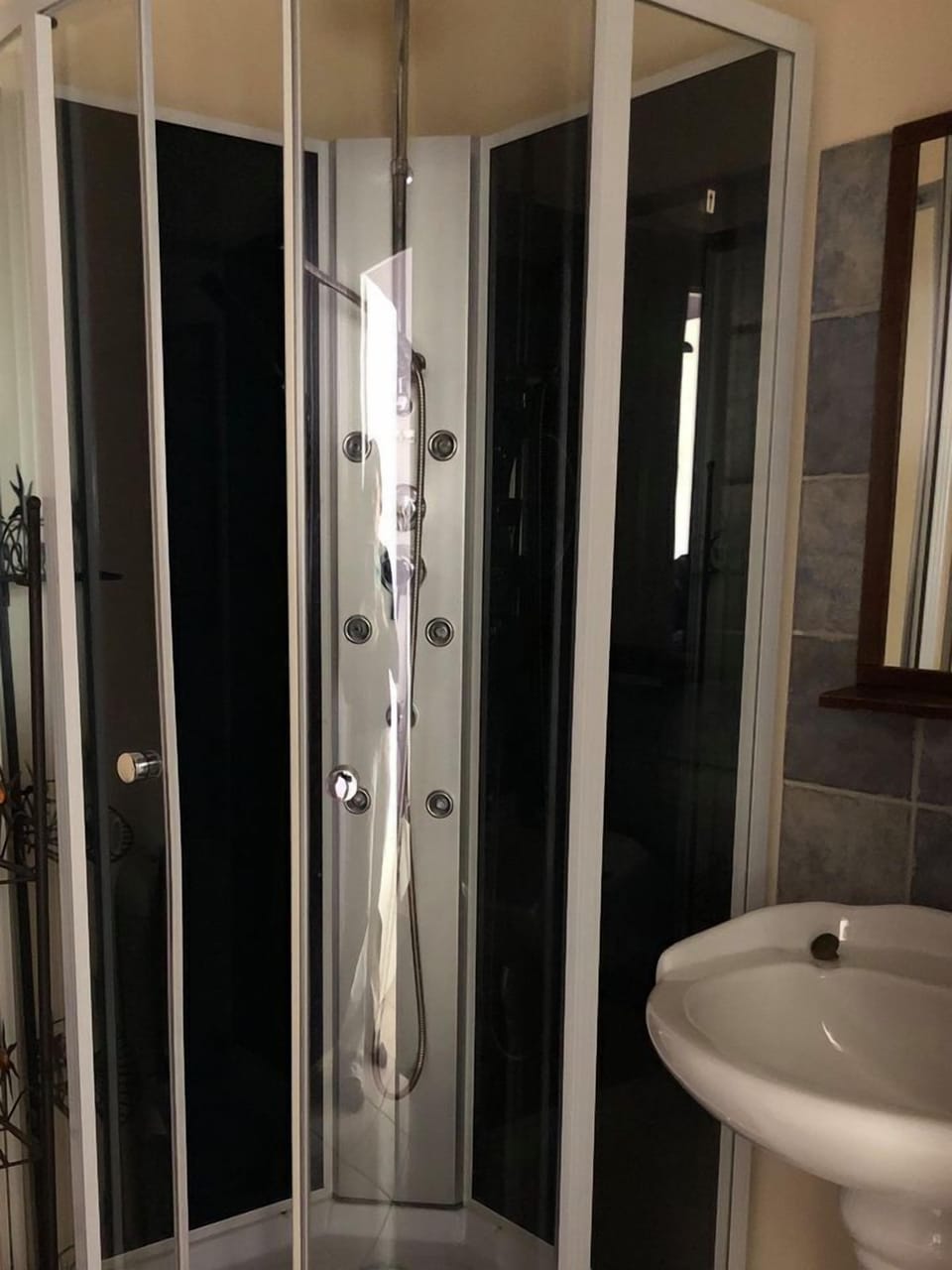 Standard Double Room | Bathroom | Hair dryer, towels