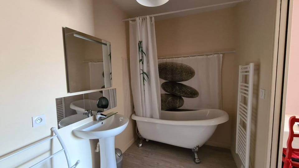 Comfort Room | Bathroom | Hair dryer, towels