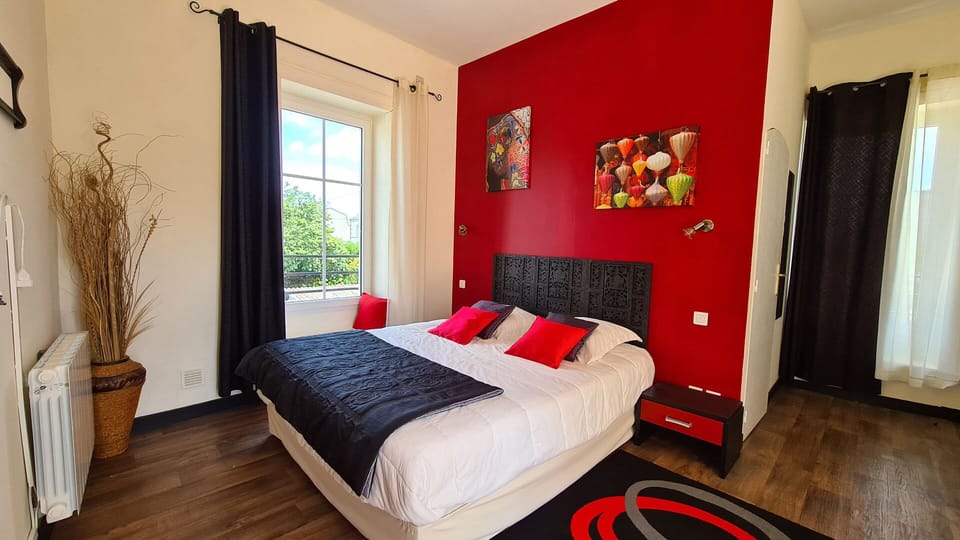 Comfort Room | Premium bedding, individually decorated, individually furnished, desk